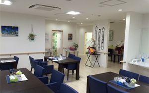広々とした食事の場所