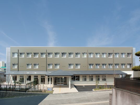 モダンな建物の外観
