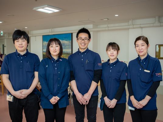スタッフの集合写真