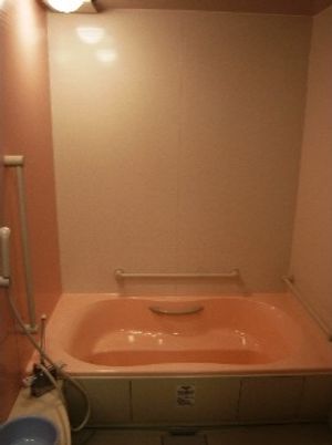 温かみのある浴室