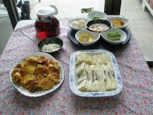 食事の準備されたテーブル