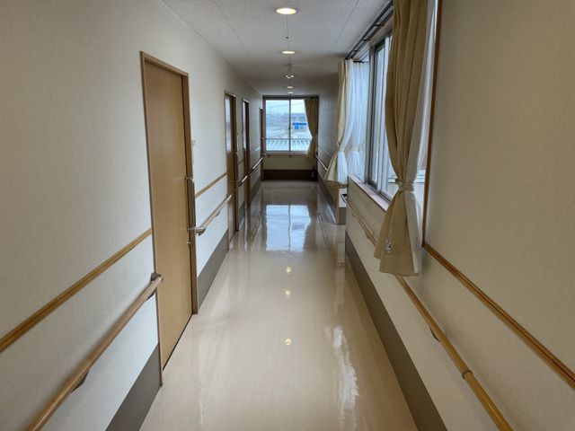廊下の明るい空間