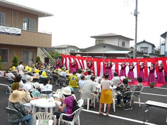 中庭でのイベント風景