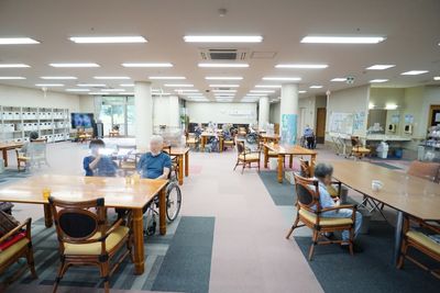 広々とした食堂の様子