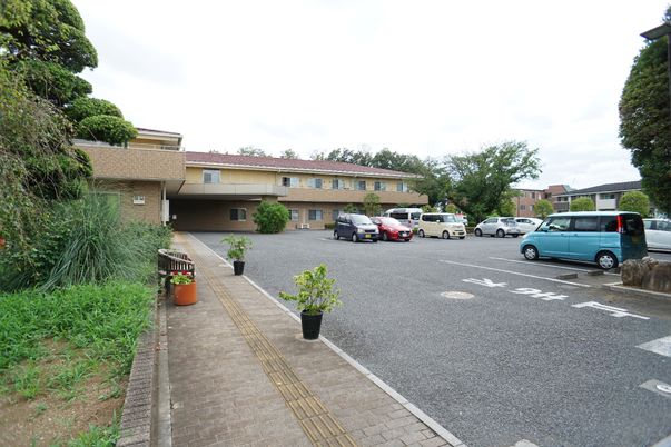 明るいエントランス風景