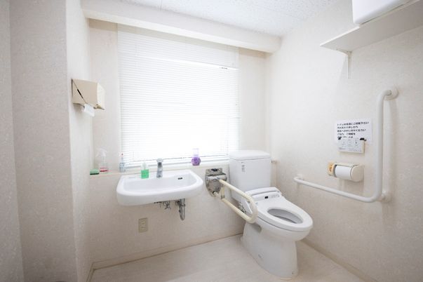 バリアフリーの洗面トイレ