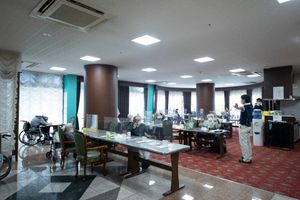 広々とした共用ダイニング