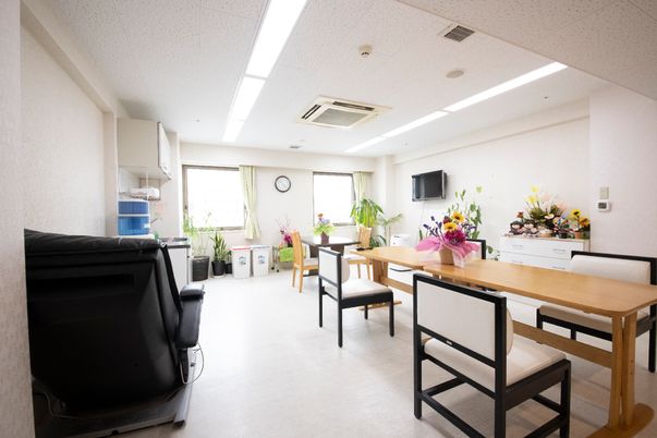 明るい食堂の風景