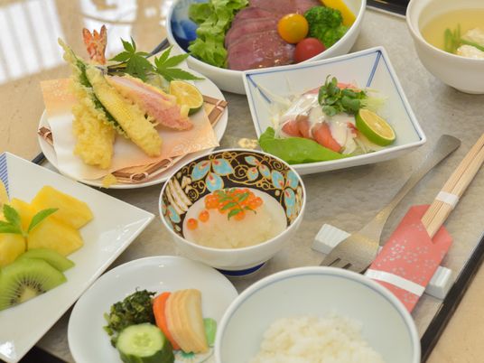 色鮮やかな和食膳