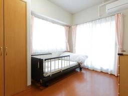 明るい居室の空間