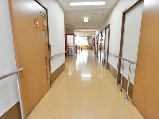 清潔で明るい廊下