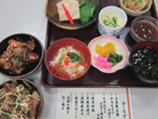 色とりどりの食事