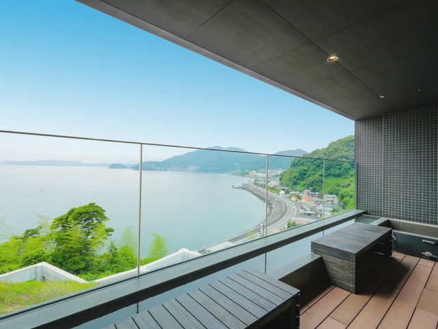 広がる海のバルコニー バルコニー 美しい海を望むバルコニーです。リラックスしながら自然を満喫する環境が整っています。