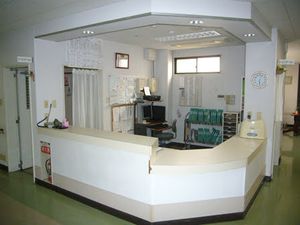 静かな受付カウンター