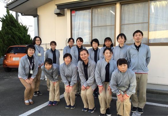 スタッフの集合写真