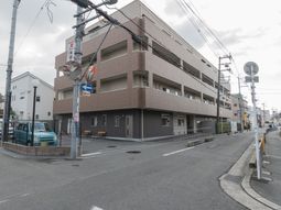 都市型建物の外観