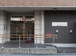 エントランス正面観
