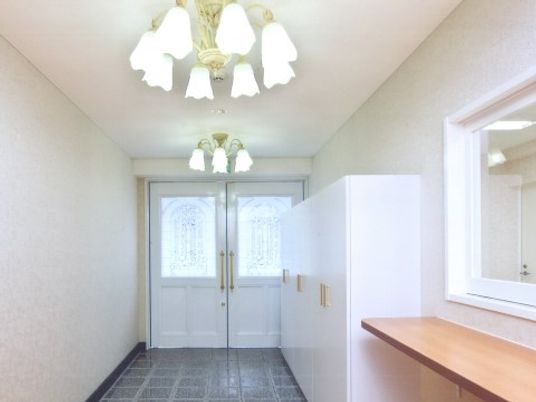 明るく広々としたエントランス