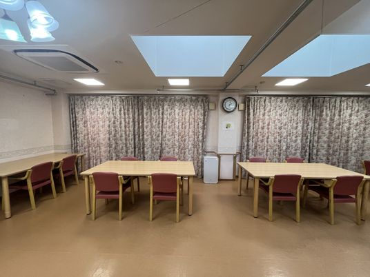 明るいダイニングルーム