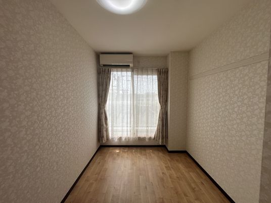 自然光が差し込む居室