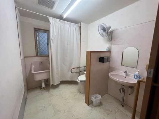 車椅子対応トイレ