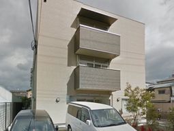 現代的な建物の外観