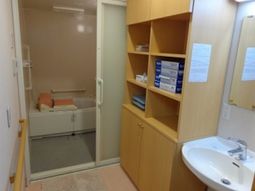 清潔なトイレ付居室