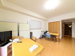 広々とした明るい居室
