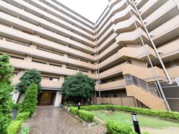 多階層建物のエントランス