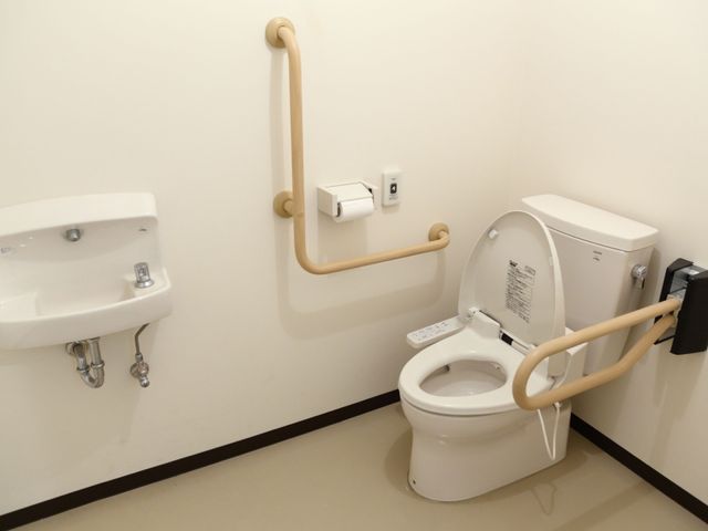 バリアフリー対応のトイレ