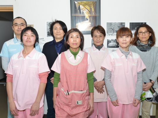 スタッフの集合写真
