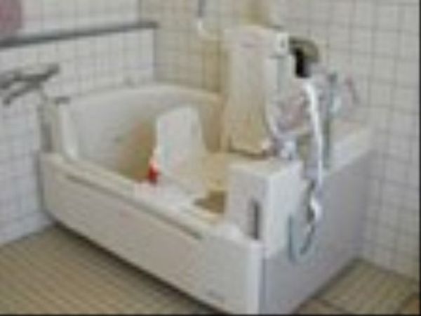 快適な設備の浴室
