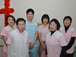 スタッフの集合写真