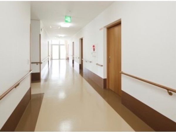明るく広い通路