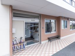 エントランスの明るい空間