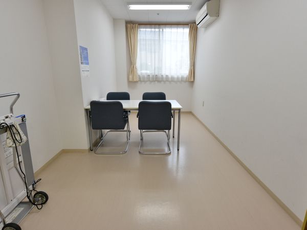 シンプルな会議室風景