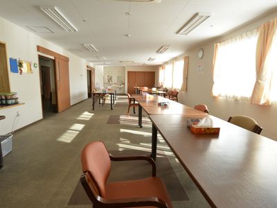 明るいダイニングの様子
