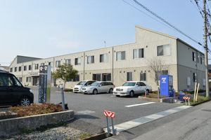 広々とした建物の外観