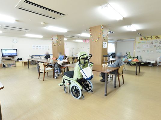 明るい共有スペースの様子