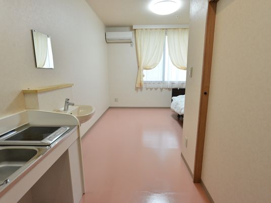 居室の一角と設備