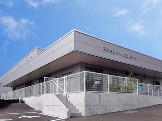 モダンな建物の外観