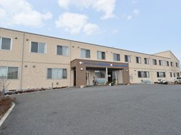 広々した施設の外観