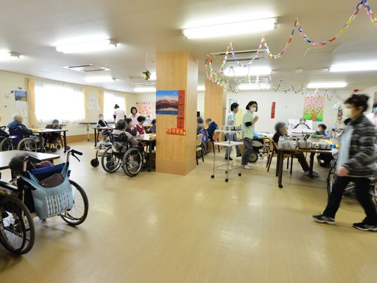 活気ある共用スペース