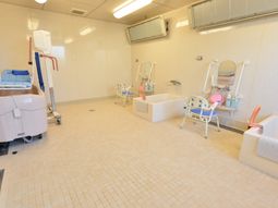 バリアフリーの浴室設備