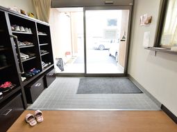 エントランスの静かな風景