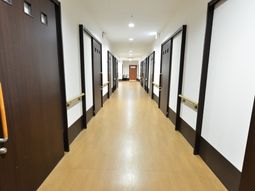 廊下の明るい様子