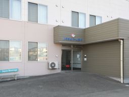 清潔感ある建物エントランス