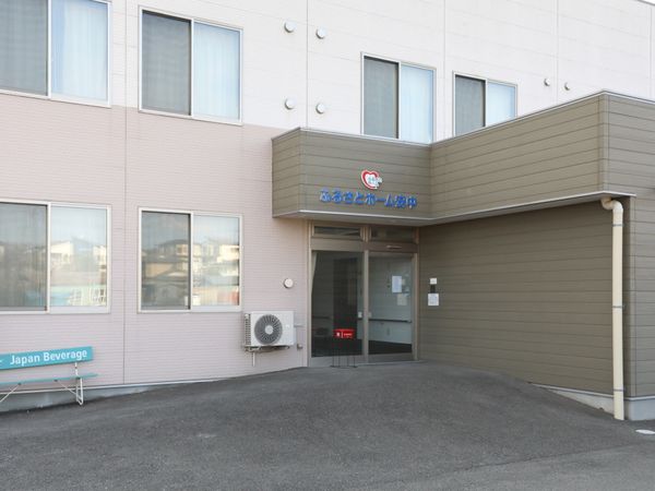 清潔感ある建物エントランス