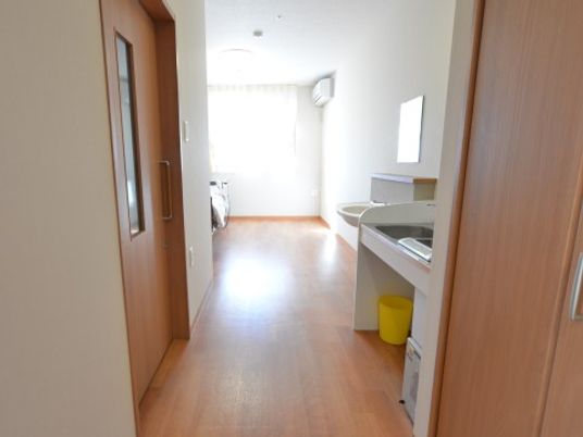 明るい居室入口