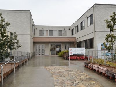 モダンな建物の外観